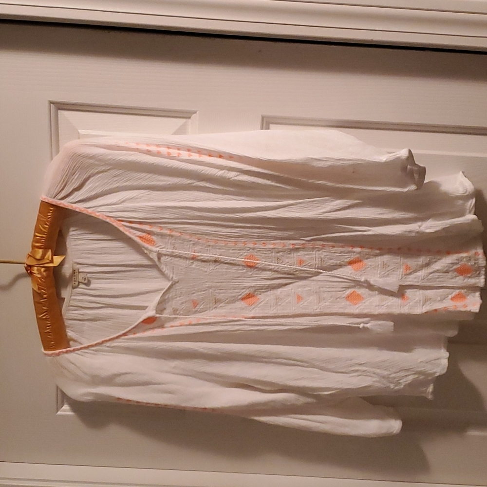 Sonoma 2X white cotton gauze top with pink embroidery